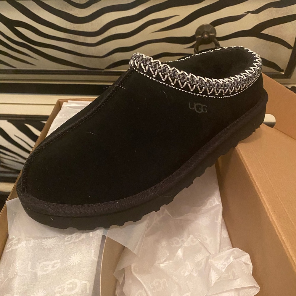 UGGS women’s Tasman II Slippers in Black - BRAND NEW! - Picture 3 of 4